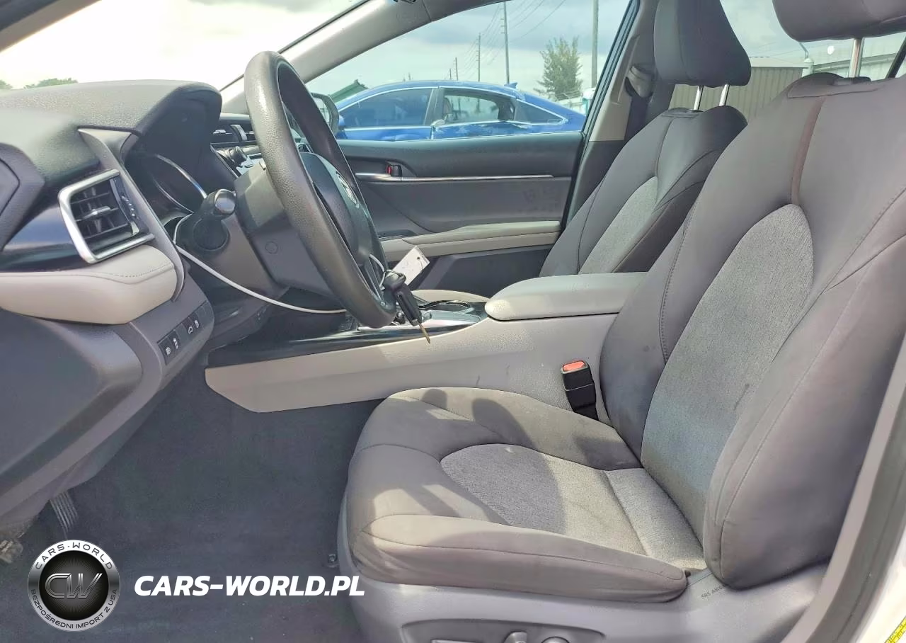 2018 Toyota Camry Le VIN:4T1B11HK9JU036261 - 7