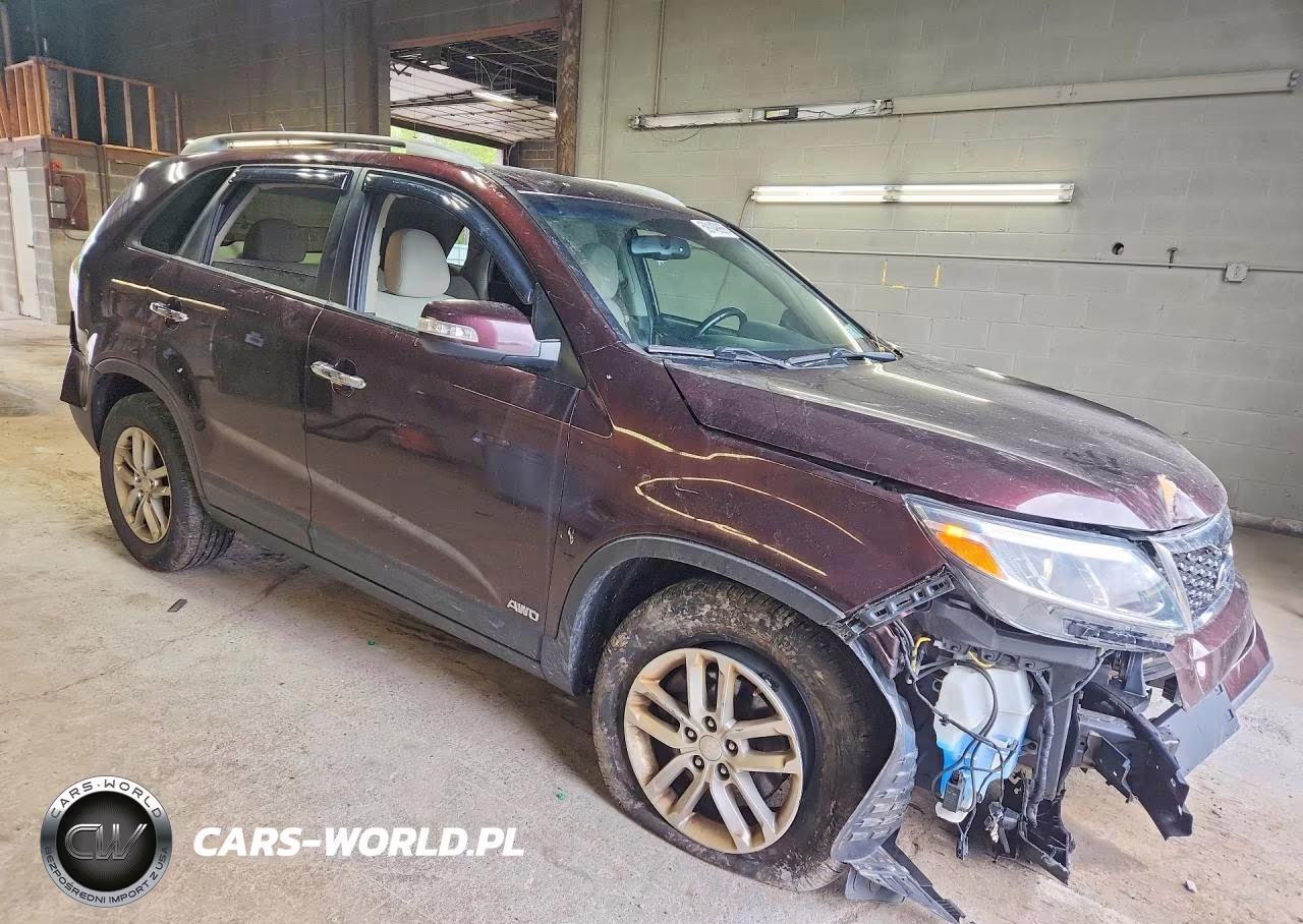 2015 Kia Sorento Lx VIN:5XYKTCA66FG603722 - 4