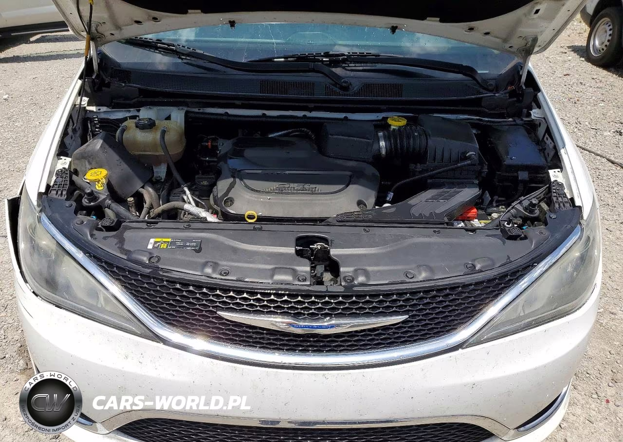 2019 Chrysler Pacifica Touring L VIN:2C4RC1BG6KR581446 - 12