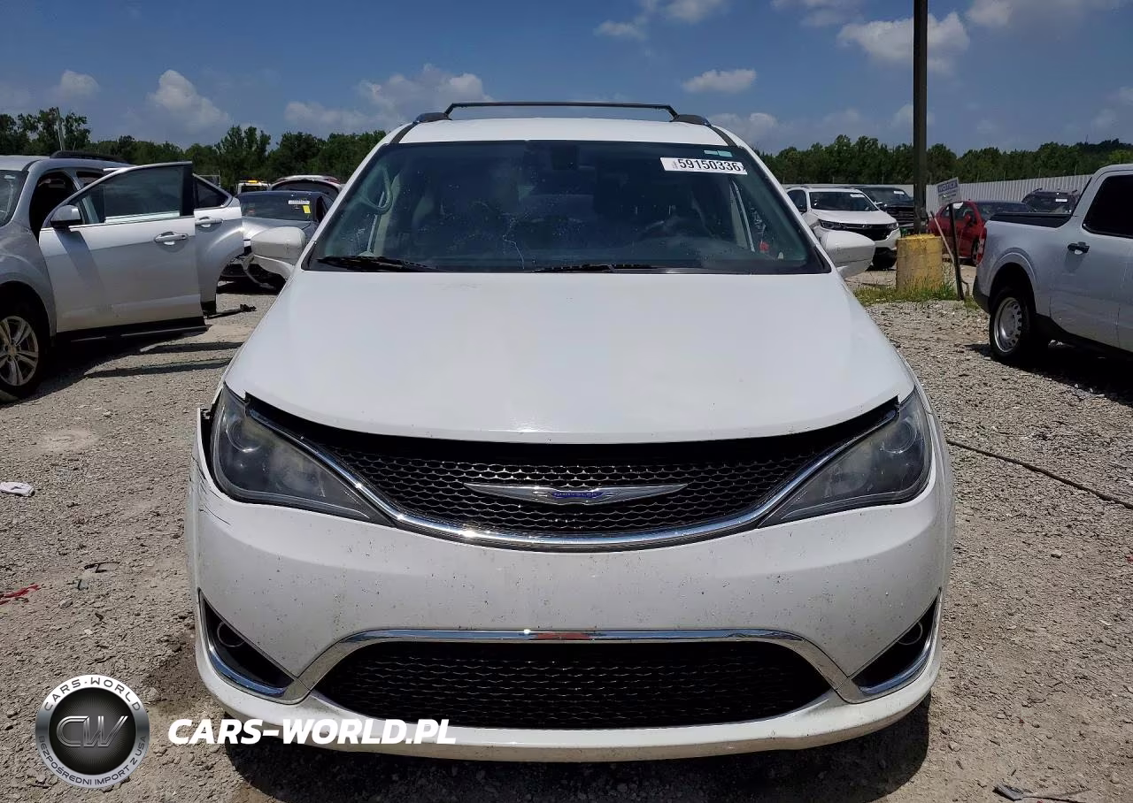 2019 Chrysler Pacifica Touring L VIN:2C4RC1BG6KR581446 - 5