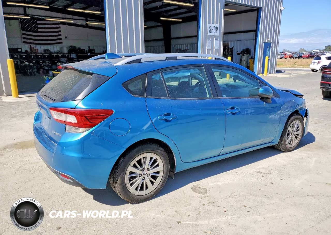 2018 Subaru Impreza Premium Plus VIN:4S3GTAD67J3744012 - 3