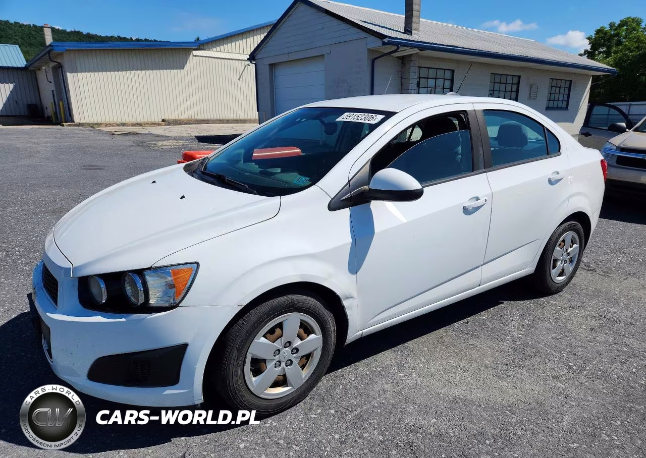 2015 Chevrolet Sonic Ls – zdjęcie 1 z 12