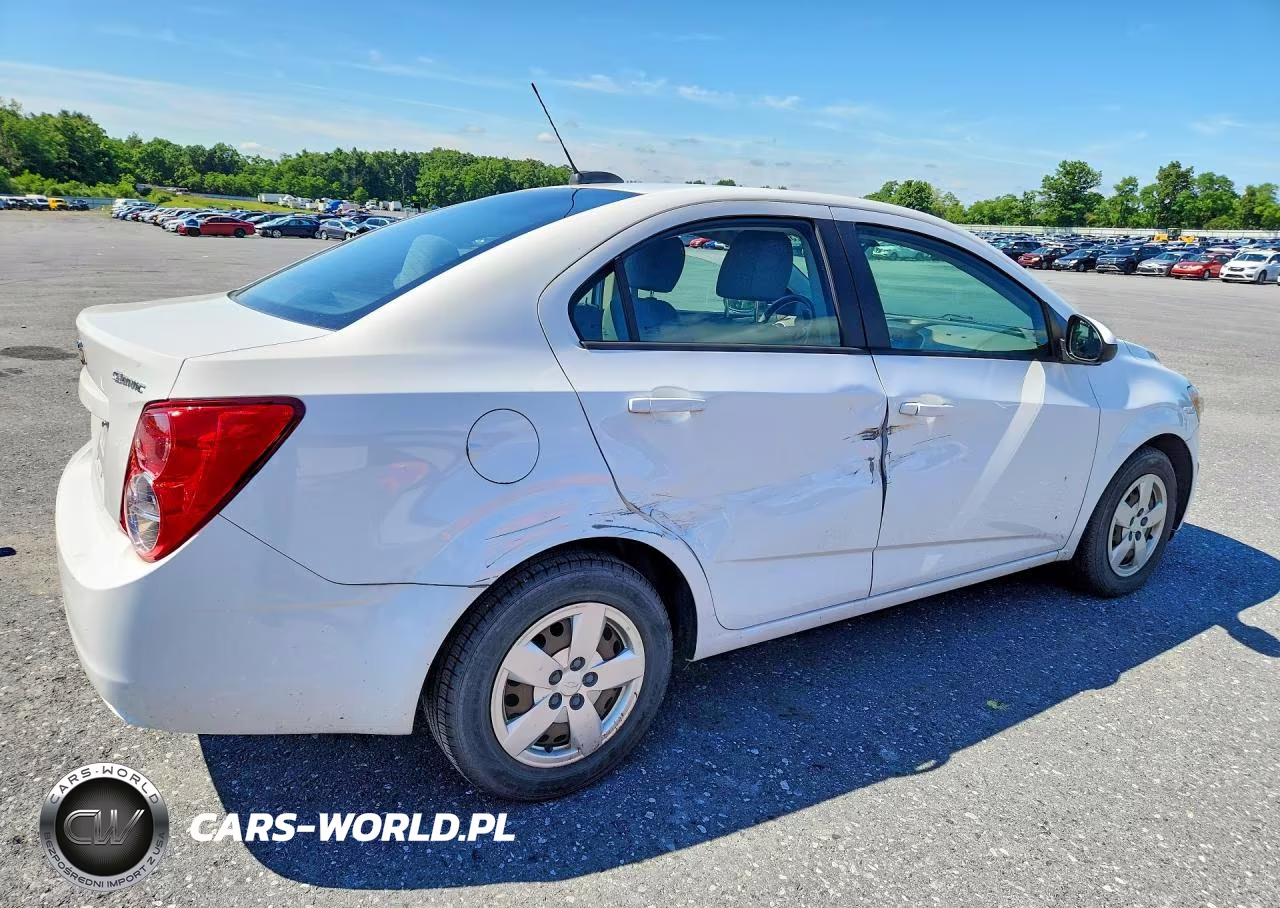 2015 Chevrolet Sonic Ls VIN:1G1JA5SG6F4118394 - 3