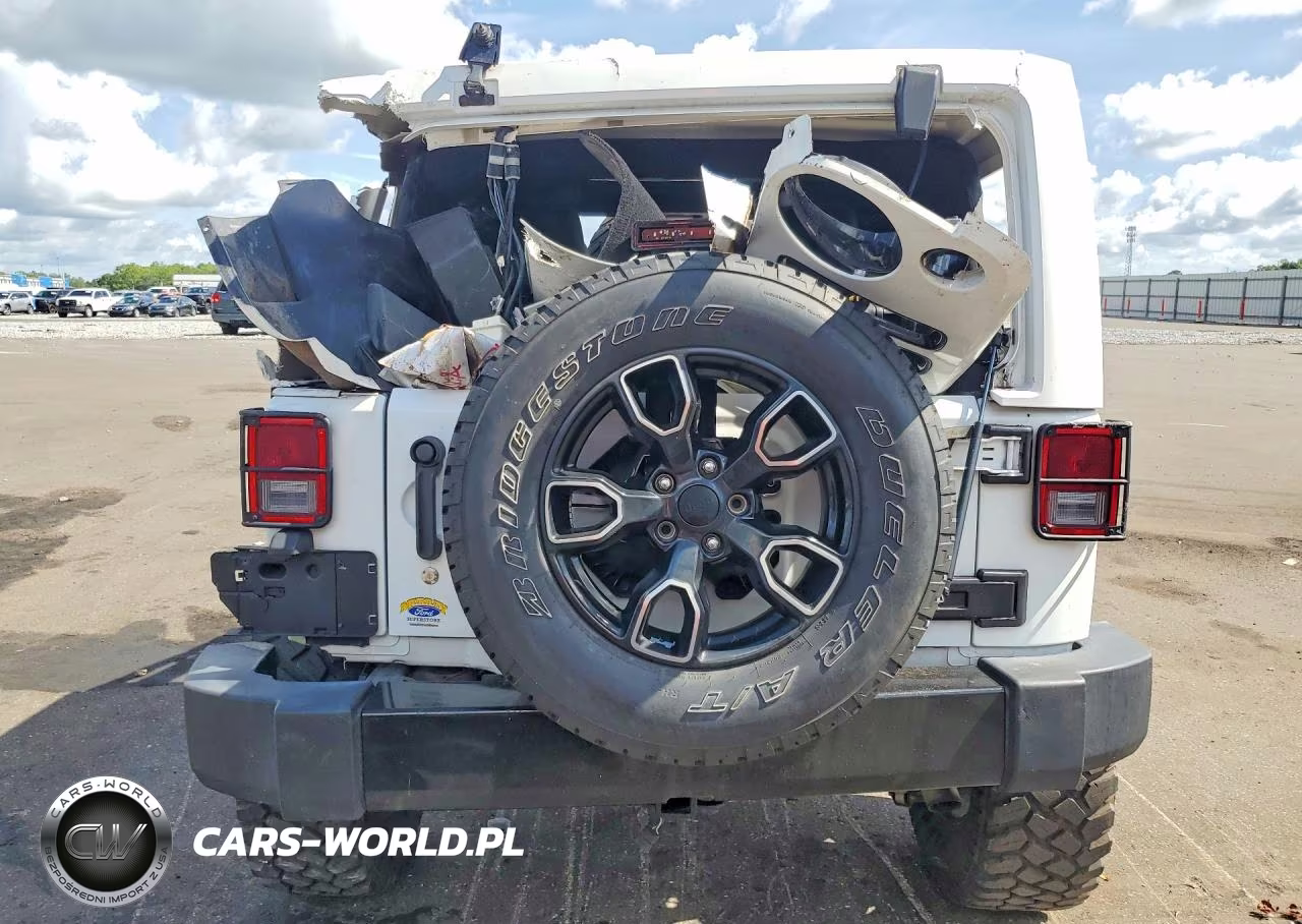 2017 Jeep Wrangler Unlimited Sahara VIN:1C4BJWEG4HL696953 - 6