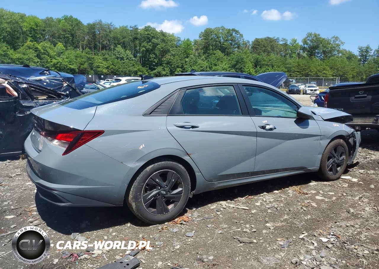 2021 Hyundai Elantra Sel VIN:KMHLM4AG3MU120325 - 3