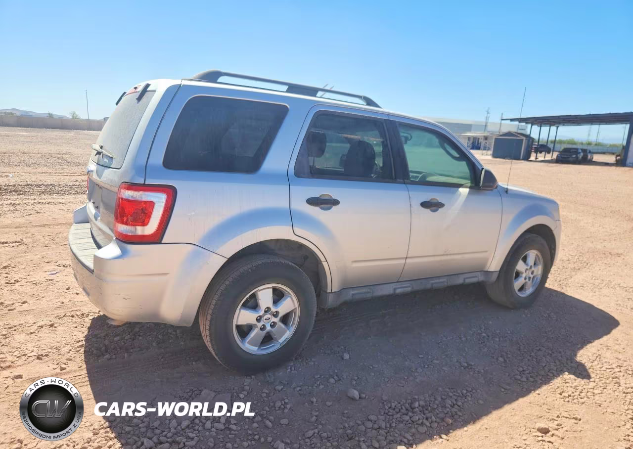2010 Ford Escape Xlt VIN:1FMCU0D76AKA87686 - 3