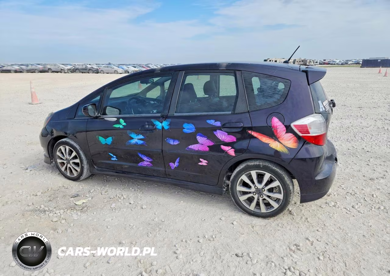 2013 Honda Fit Sport VIN:JHMGE8G53DC029995 - 2