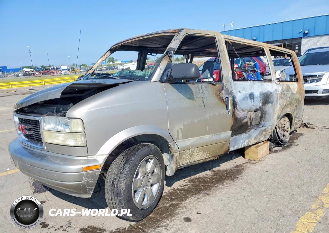 2003 GMC Safari Xt