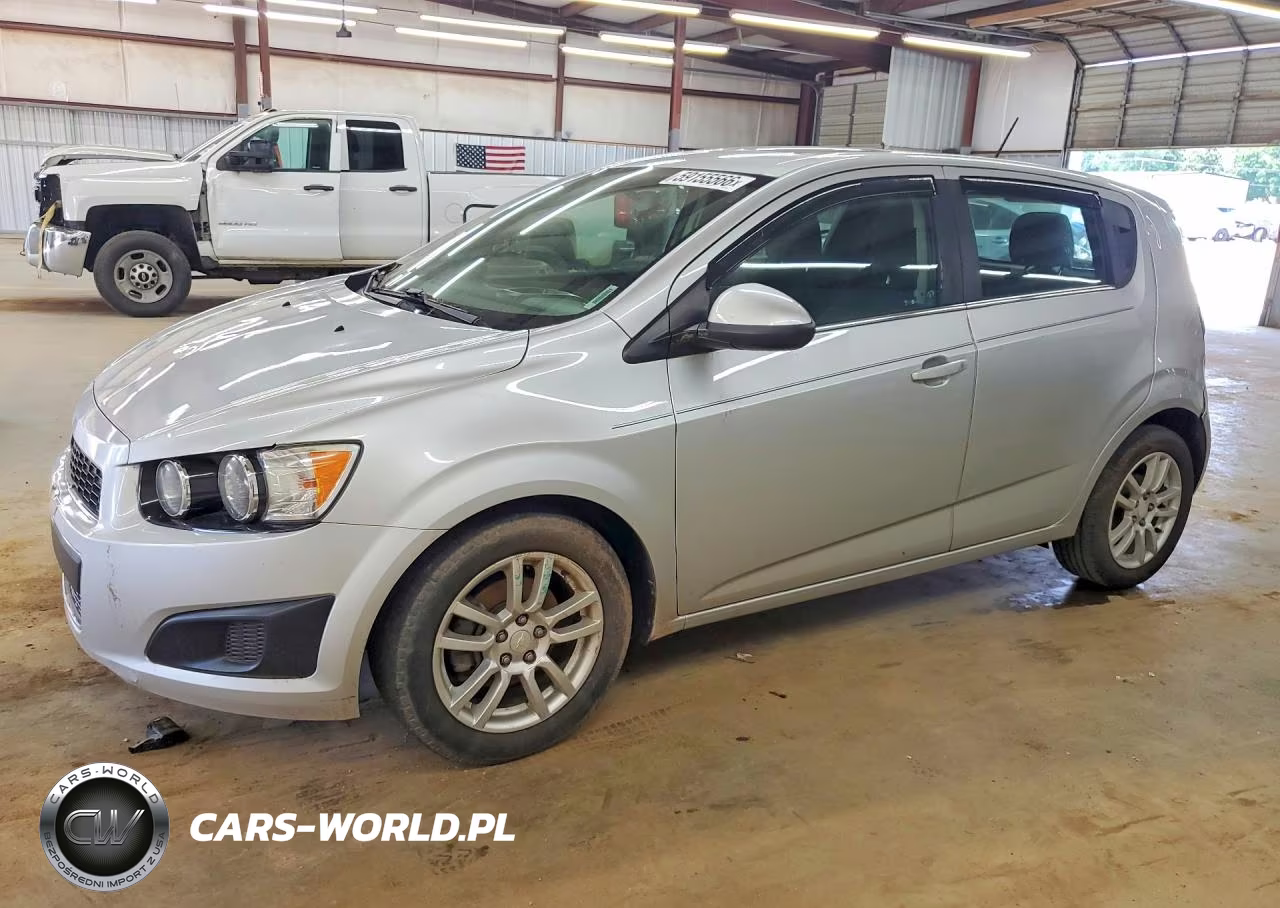 2016 Chevrolet Sonic Lt – zdjęcie 1 z 12