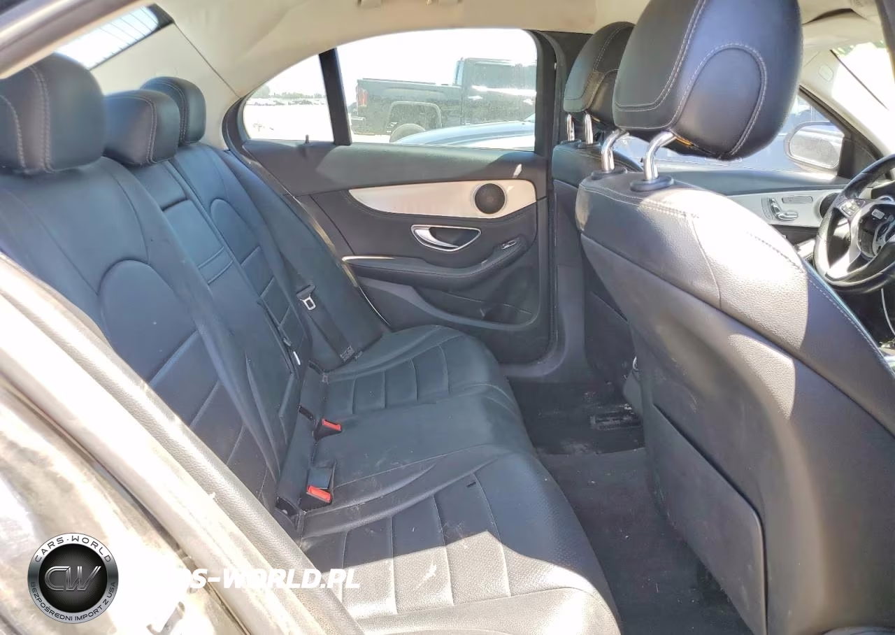 2016 Mercedes-Benz C 300 VIN:55SWF4JB2GU132879 - 10