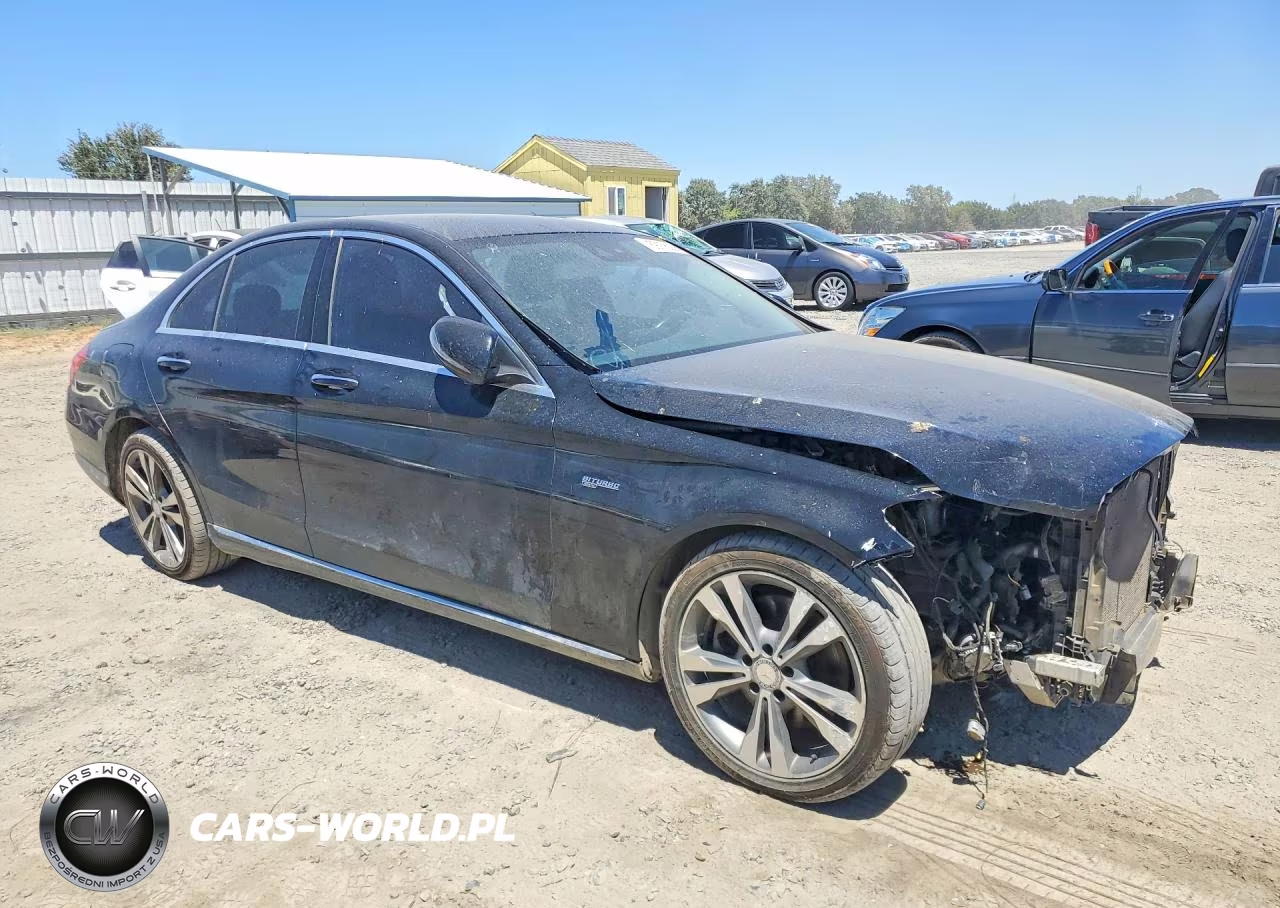 2016 Mercedes-Benz C 300 VIN:55SWF4JB2GU132879 - 4