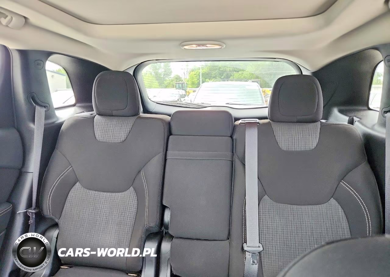 2015 Jeep Cherokee Latitude VIN:1C4PJMCS3FW757271 - 10