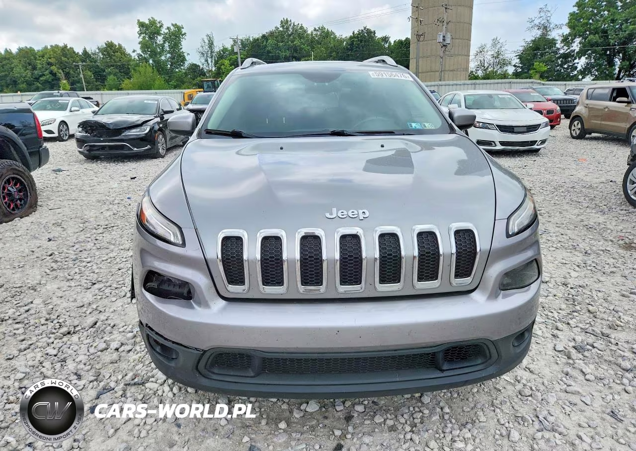 2015 Jeep Cherokee Latitude VIN:1C4PJMCS3FW757271 - 5
