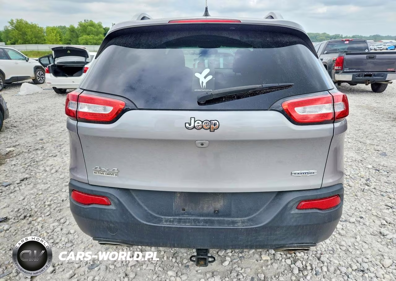 2015 Jeep Cherokee Latitude VIN:1C4PJMCS3FW757271 - 6