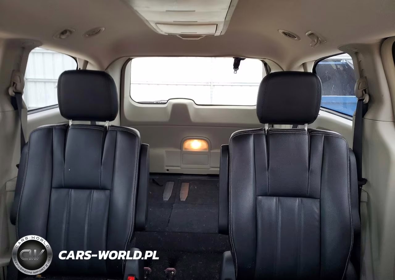2014 Chrysler Town & Country Touring VIN:2C4RC1BG4ER382092 - 10