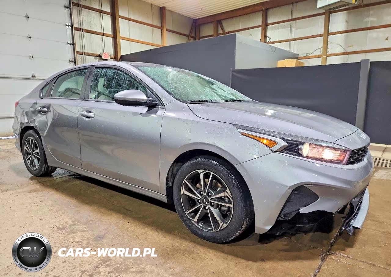 2024 Kia Forte Lxs VIN:3KPF24ADXRE780302 - 4