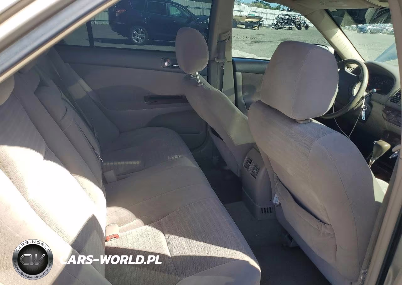 2005 Toyota Camry Xle VIN:4T1BE32K75U991557 - 10