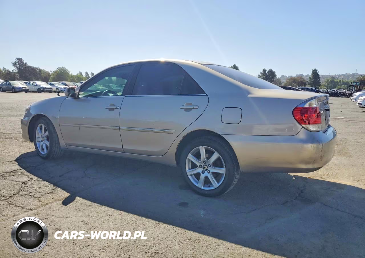 2005 Toyota Camry Xle VIN:4T1BE32K75U991557 - 2