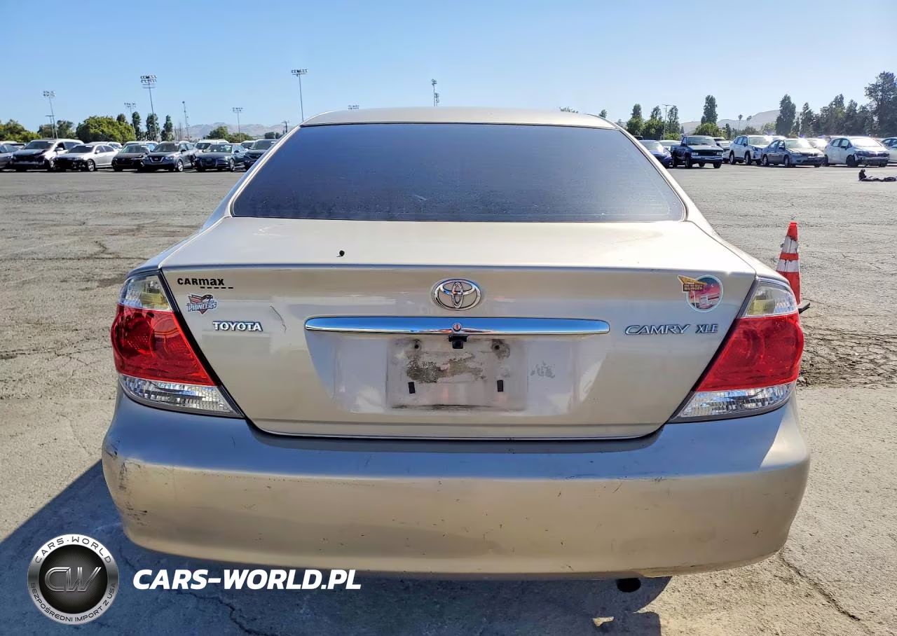 2005 Toyota Camry Xle VIN:4T1BE32K75U991557 - 6