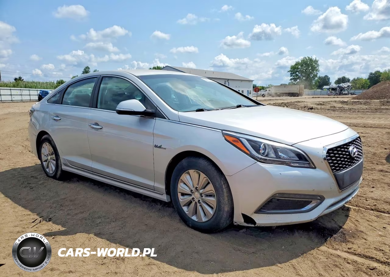 2017 Hyundai Sonata Hybrid Se VIN:KMHE24L1XHA044021 - 4