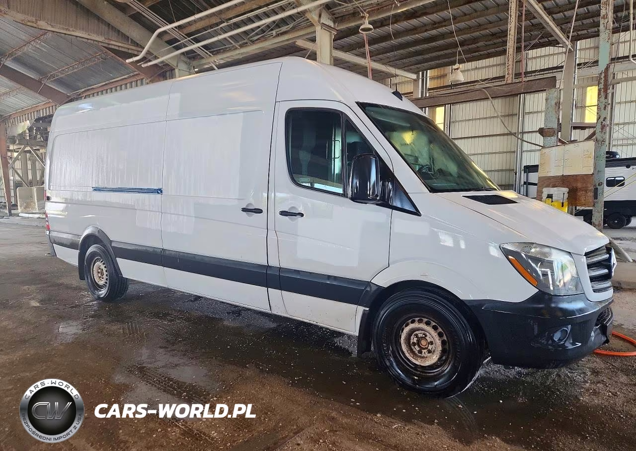 2016 Mercedes-Benz Sprinter 2500 Delivery Van VIN:WD3PE8DD0GP361204 - 4