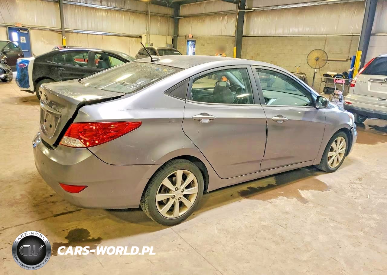 2013 Hyundai Accent Gls VIN:KMHCU4AE8DU489745 - 3