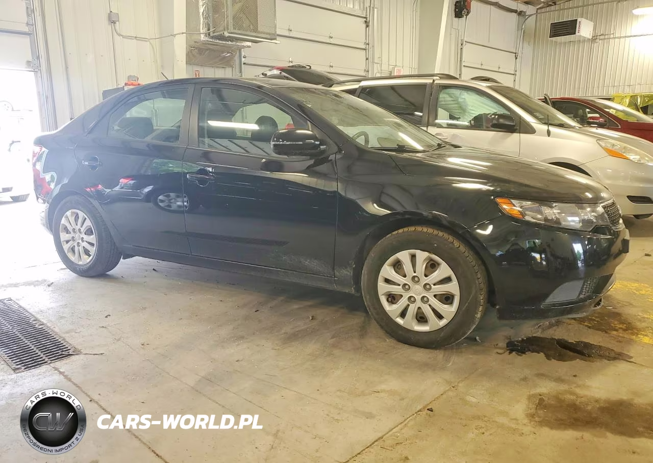 2013 Kia Forte VIN:KNAFU4A23C5609707 - 4