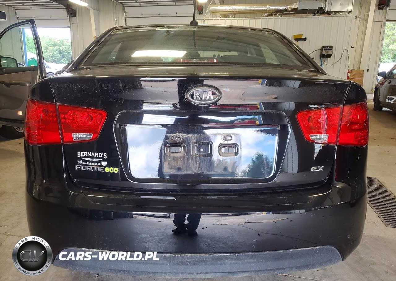 2013 Kia Forte VIN:KNAFU4A23C5609707 - 6