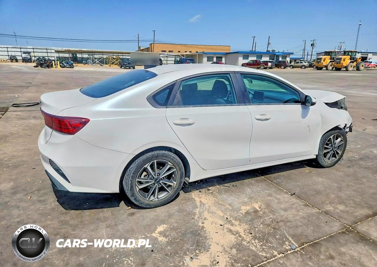 2024 Kia Forte Lxs VIN:3KPF24AD0RE779661 - 3