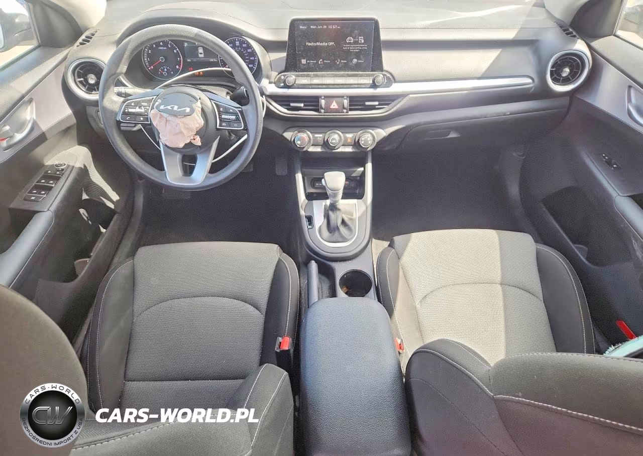 2024 Kia Forte Lxs VIN:3KPF24AD0RE779661 - 8