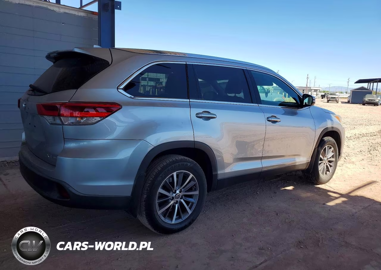 2019 Toyota Highlander Xle VIN:5TDJZRFH9KS583101 - 3