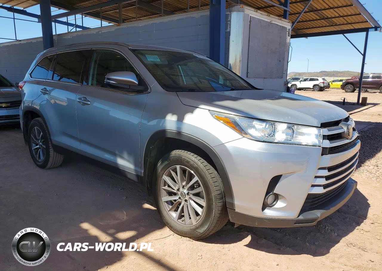 2019 Toyota Highlander Xle VIN:5TDJZRFH9KS583101 - 4