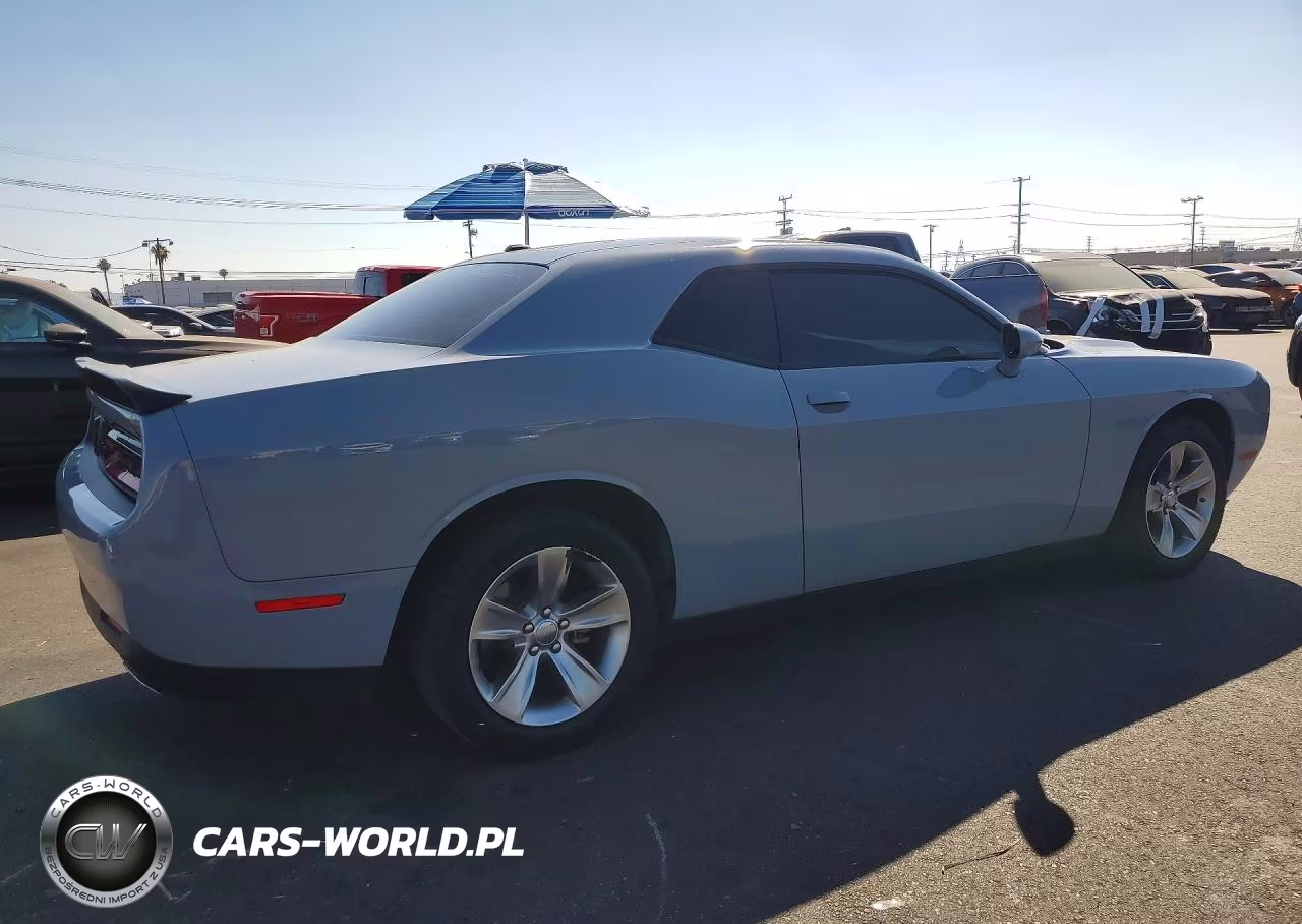 2021 Dodge Challenger Sxt VIN:2C3CDZAG9MH600023 - 3