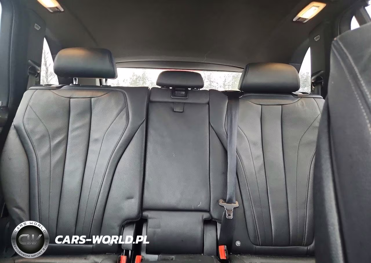 2018 BMW X5 xDrive35I VIN:5UXKR0C50J0X92334 - 10