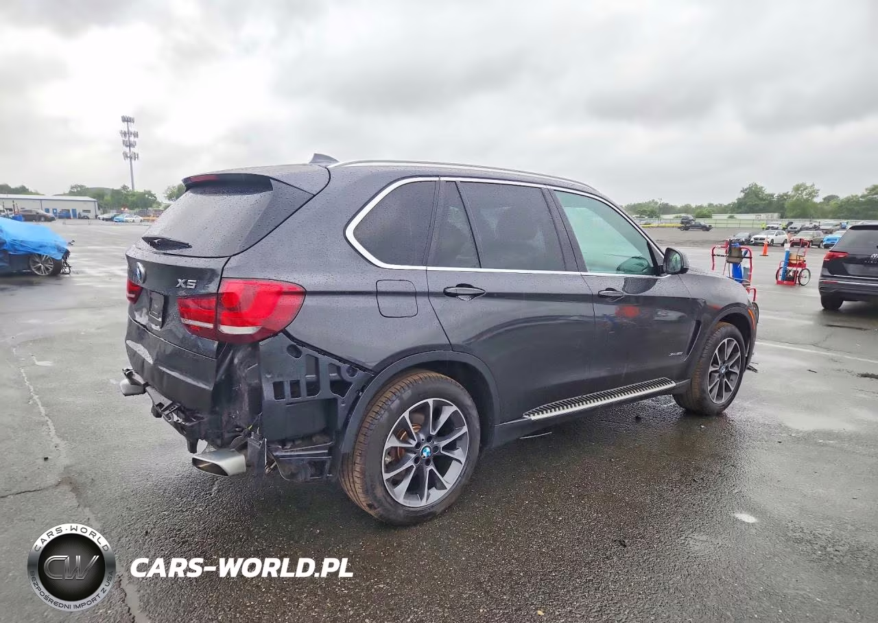2018 BMW X5 xDrive35I VIN:5UXKR0C50J0X92334 - 3
