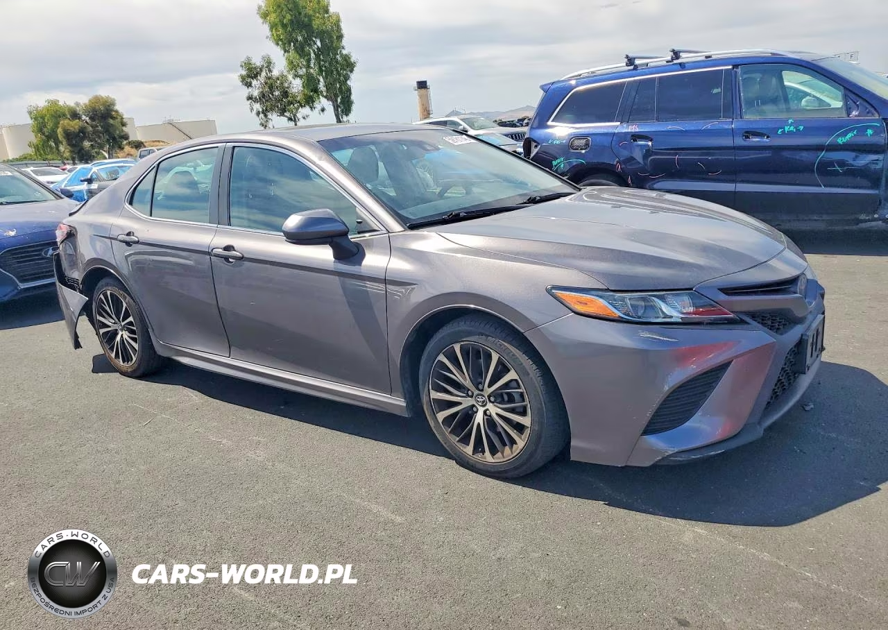 2019 Toyota Camry Se VIN:4T1B11HK3KU743812 - 4