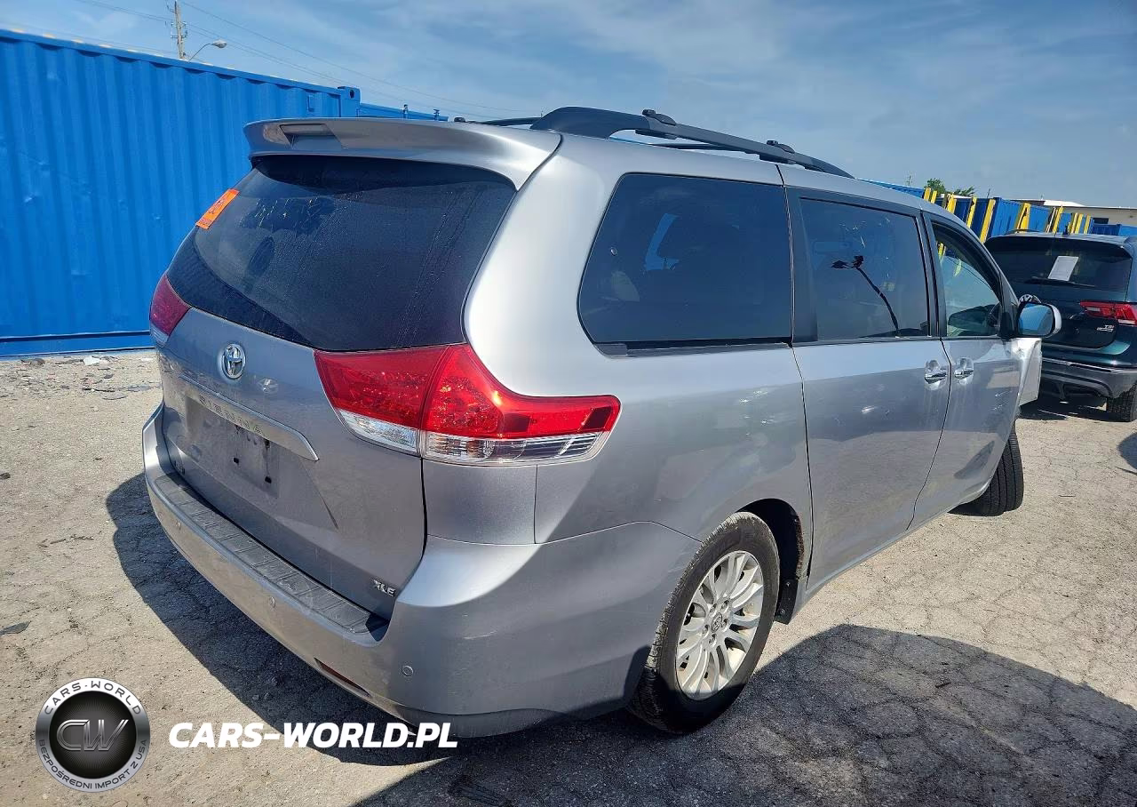 2013 Toyota Sienna Xle 8-Passenger VIN:5TDYK3DC6DS293618 - 3