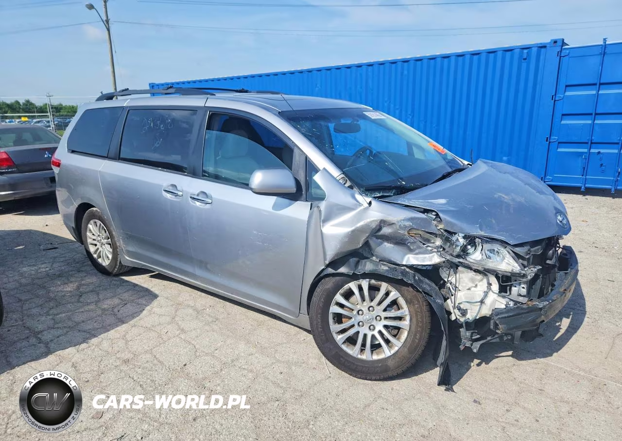 2013 Toyota Sienna Xle 8-Passenger VIN:5TDYK3DC6DS293618 - 4
