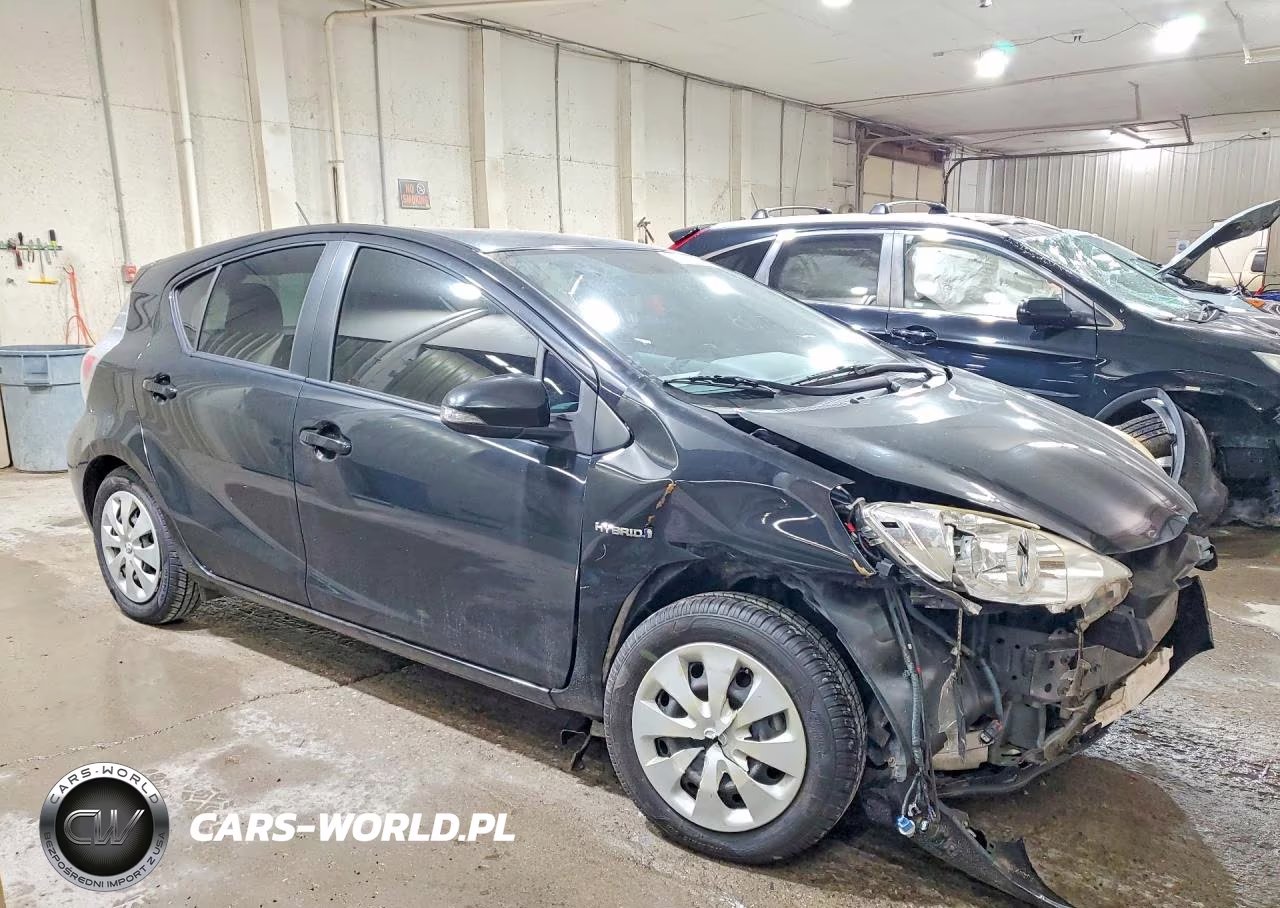 2012 Toyota Prius C Two VIN:JTDKDTB3XC1001127 - 4