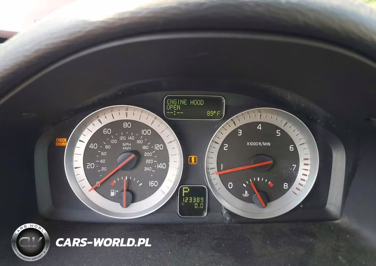 2011 Volvo C70 T5 VIN:YV1672MC7BJ119757 - 9
