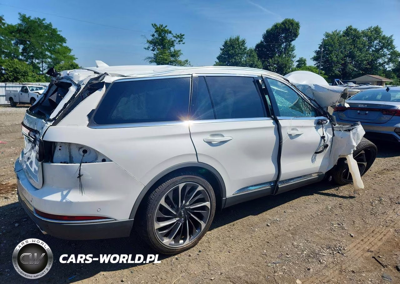 2020 Lincoln Aviator Reserve VIN:5LM5J7XC9LGL15413 - 3