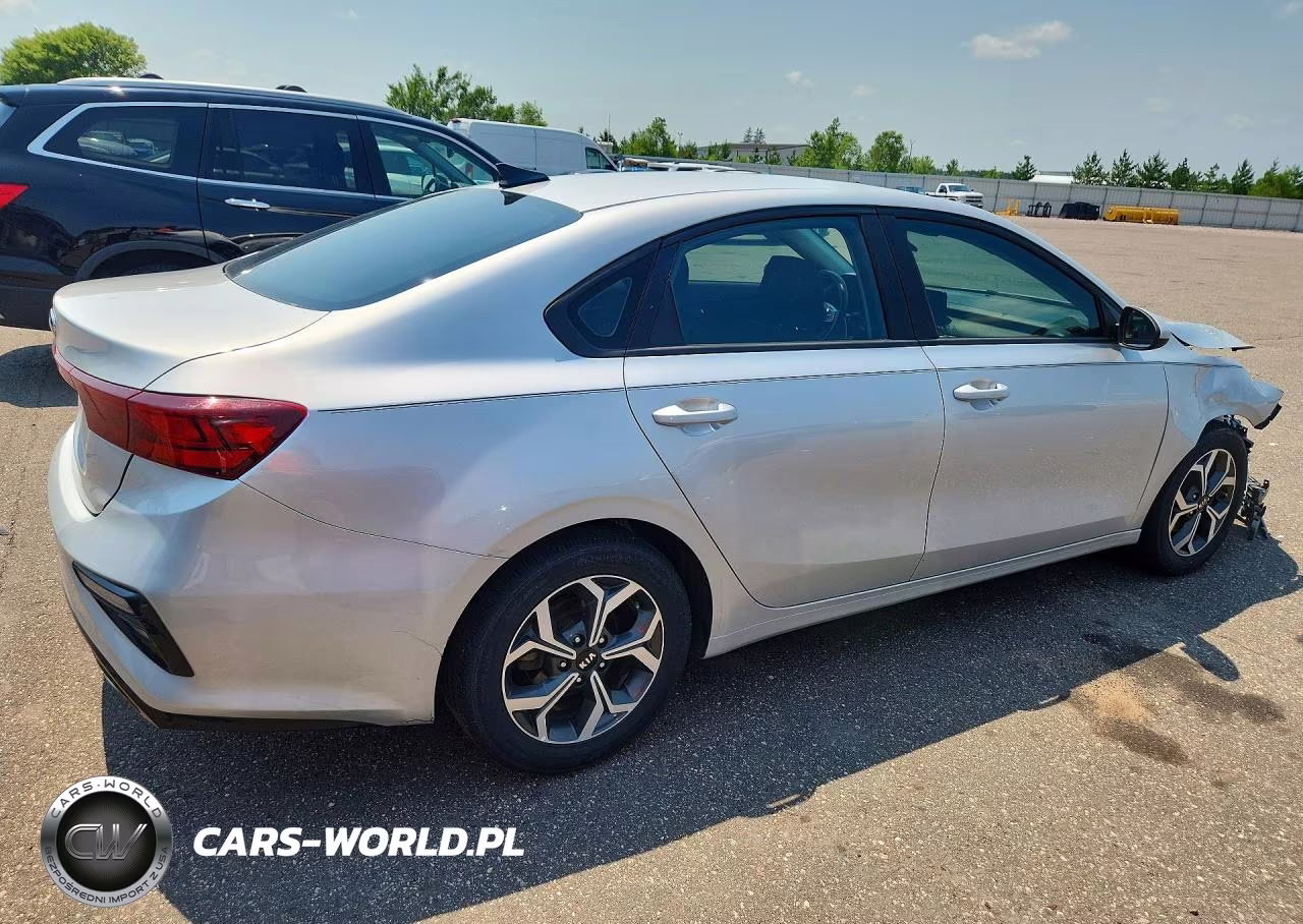 2020 Kia Forte Lxs VIN:3KPF24AD2LE241051 - 3