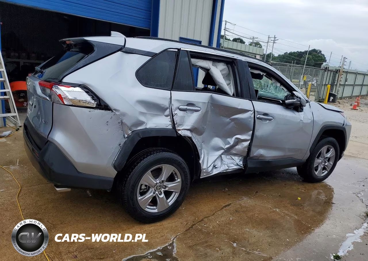 2025 Toyota Rav4 Xle VIN:2T3W1RFVXSC326824 - 3
