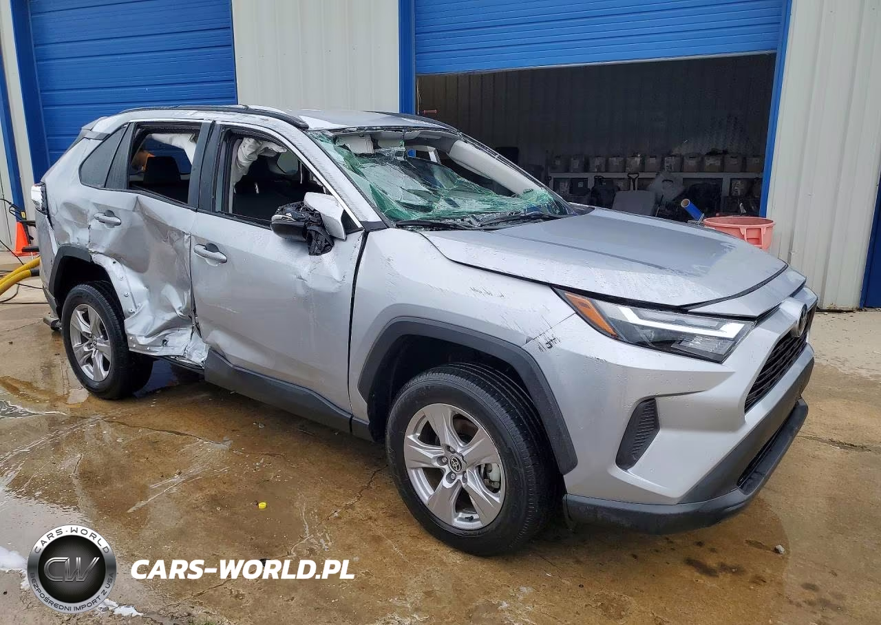 2025 Toyota Rav4 Xle VIN:2T3W1RFVXSC326824 - 4