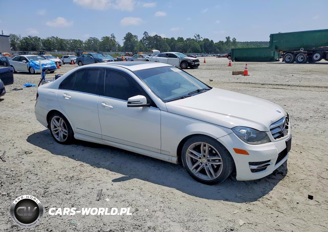 2013 Mercedes-Benz C 250 VIN:WDDGF4HB1DR246797 - 4