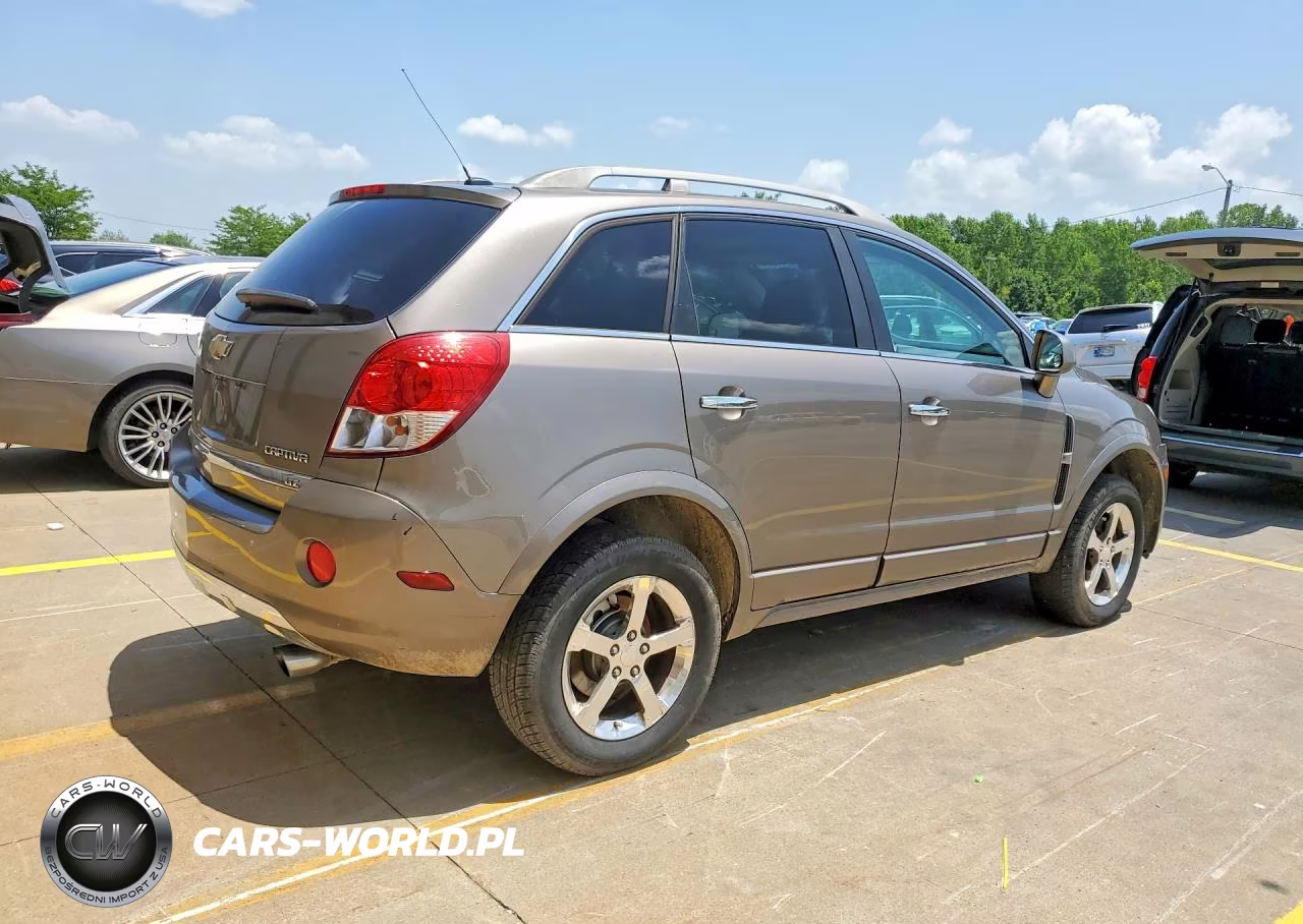 2012 Chevrolet Captiva Sport VIN:3GNFL4E5XCS536133 - 3