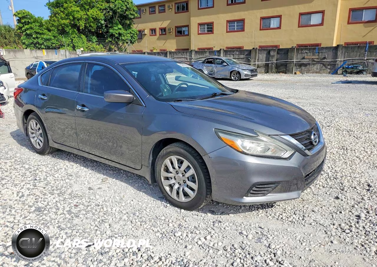 2017 Nissan Altima 2.5 S VIN:1N4AL3AP3HN331801 - 4