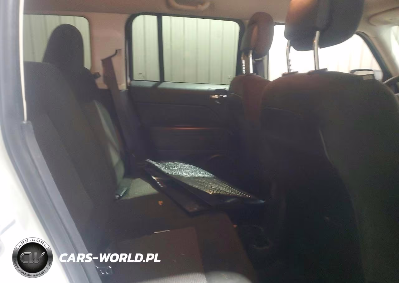 2016 Jeep Patriot Sport VIN:1C4NJPBA5GD811801 - 11