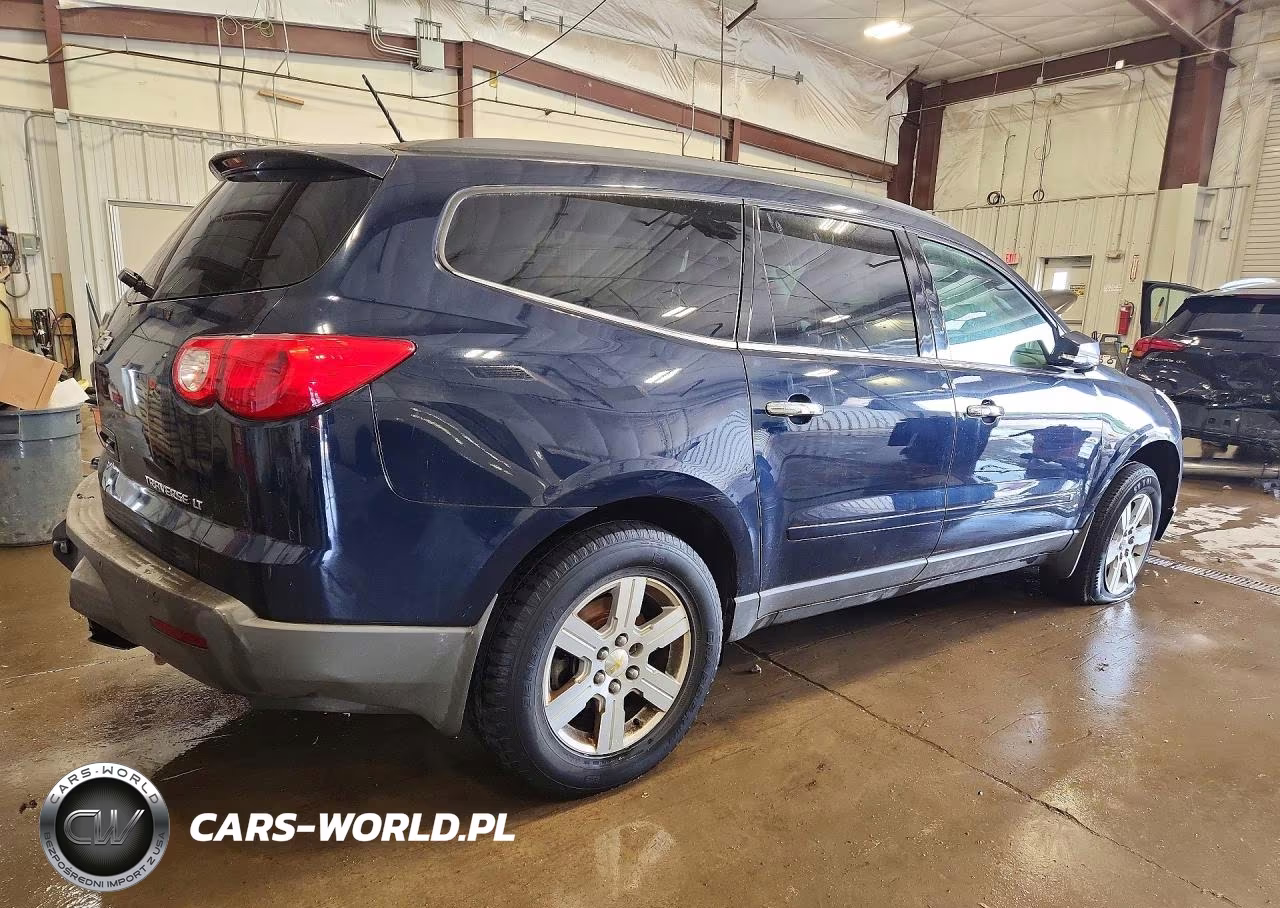 2010 Chevrolet Traverse Lt VIN:1GNLRFED3AS111401 - 3