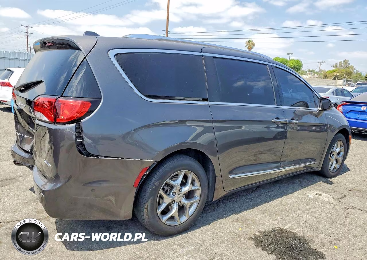2017 Chrysler Pacifica Limited VIN:2C4RC1GG0HR545155 - 3